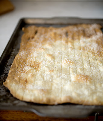 homemade crackers, cracker recipe, a stack of dishes